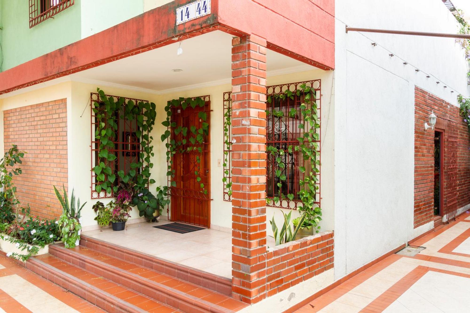 Hostal Cartagonova - Habitaciones Privadas Y Amplias Cerca A Zonas Turisticas Kartagena Zewnętrze zdjęcie